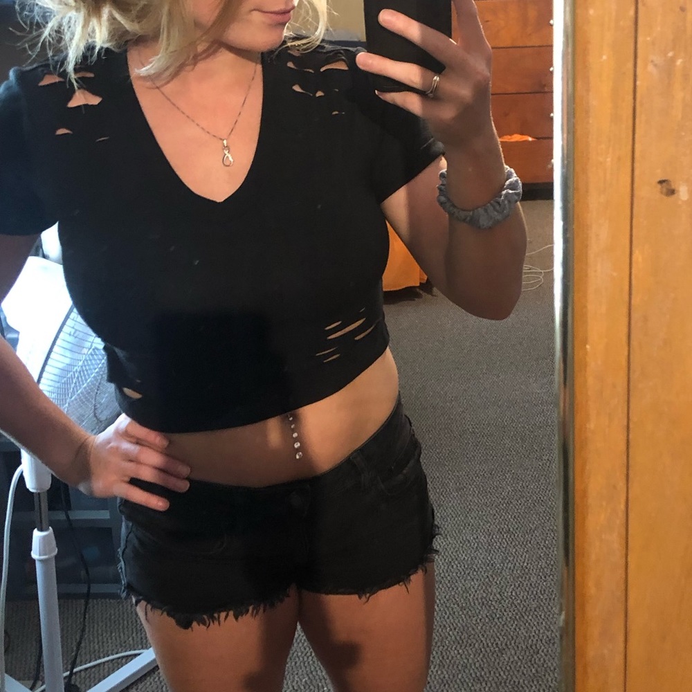 Crop Top With slits - Picture 2 of 3